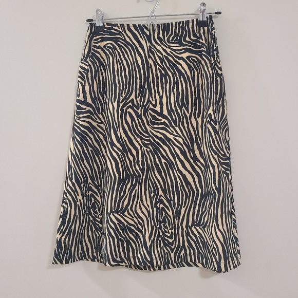 BETSEY JOHNSON Sexy Bombshell Pinup Knee Length Animal Print Midi Pockets Skirt - Picture 2 of 7
